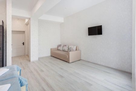 Джуниор Сюит